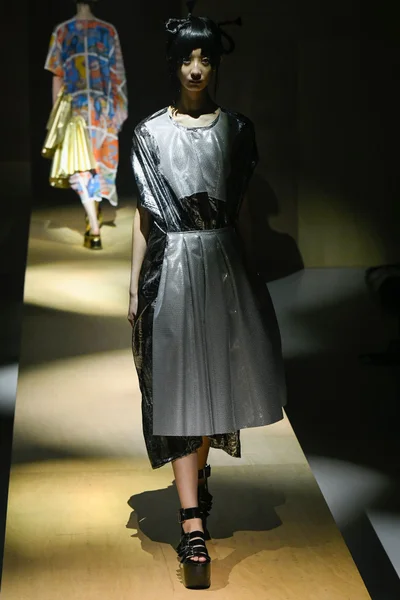 Look 5